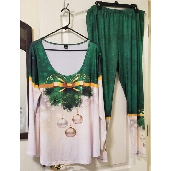 Woman's Unbranded Christmas Pajama Set w-Slippers Size XXL Lng Sleeves - EUC - Picture 2 of 11